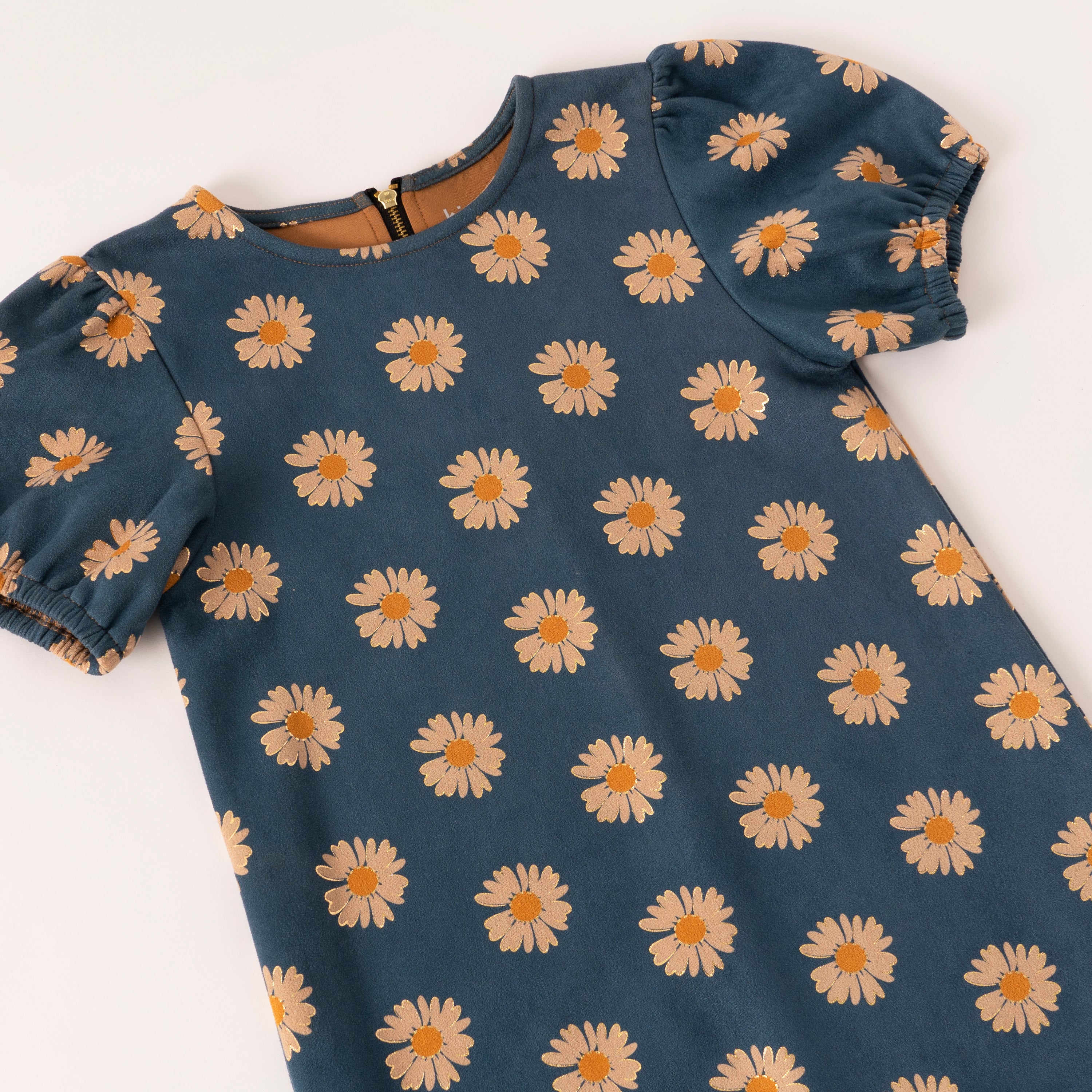 KIDPIK Girls Short Sleeve Allover Daisy Printed Knit Dress, Size